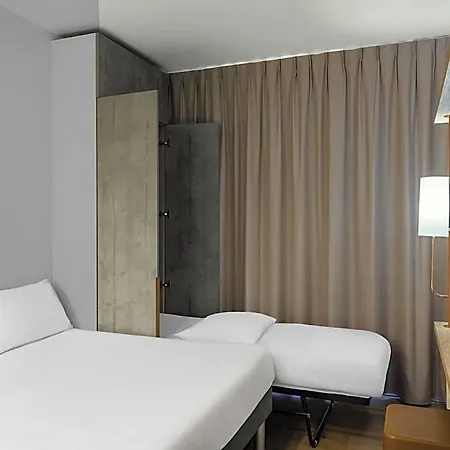 Ibis Budget Centre Port 2*