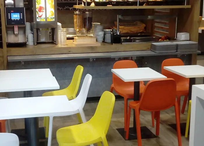 Ibis Budget Centre Port Hotel 2*