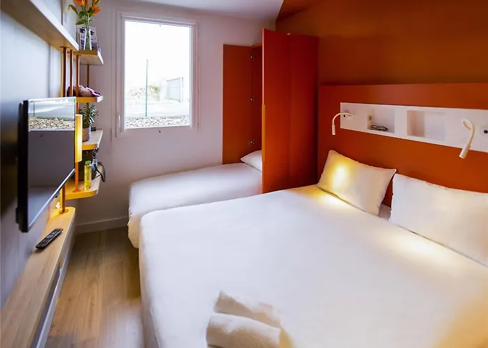 Ibis Budget Centre Port Hotel 2*